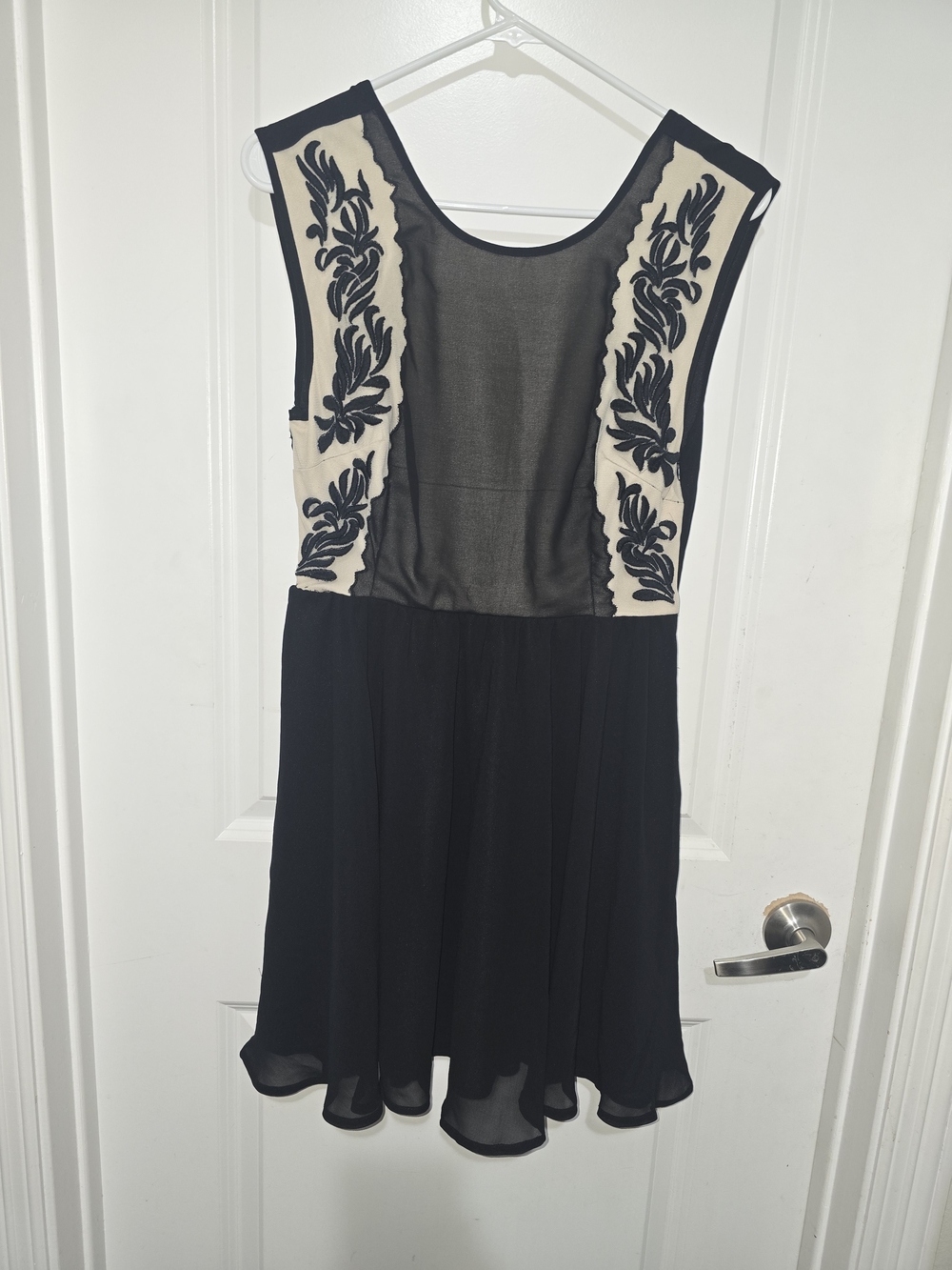 Pins & Needles Urban Outfitters Embroidered V-Back Mini Dress Size 6 Black Beige